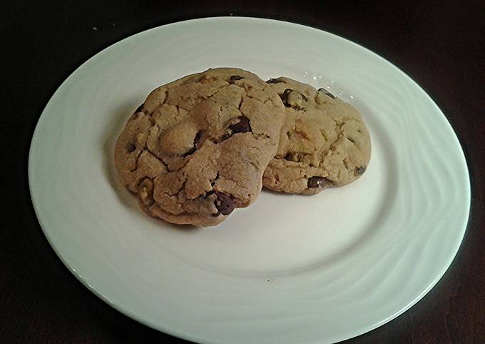 Dark  Chocolate Chip Pistachio Cookies
