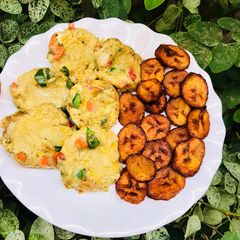 A picture of Egg muffin wt fried plantain.