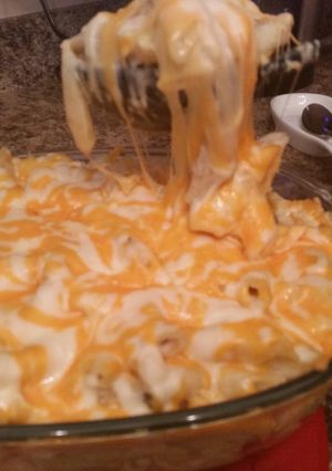 A picture of Cheesy tuna casserole.