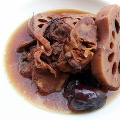 A picture of Lotus Root With Herbs In Pork And Dried Oyster Soup.