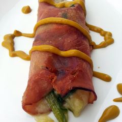 Spinach And Mushroom With Cheese Ham Roll A picture of Spinach And Mushroom With Cheese Ham Roll.
