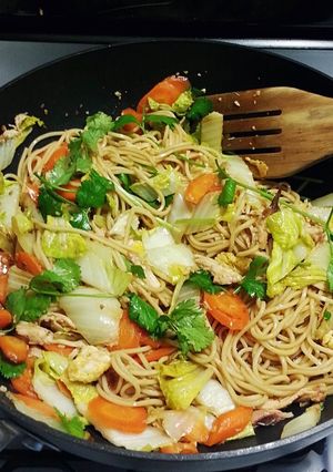 A picture of Super Easy Chicken Chowmein.