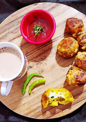 मोज़रैला आलू बोंडा (Mozzarella aloo bonda recipe in Hindi) रेसिपी मुख्य फोटो