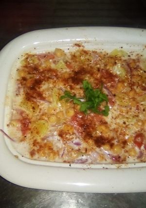 A picture of Cholay ki chaat.