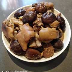 A picture of Braised Pig Feet.