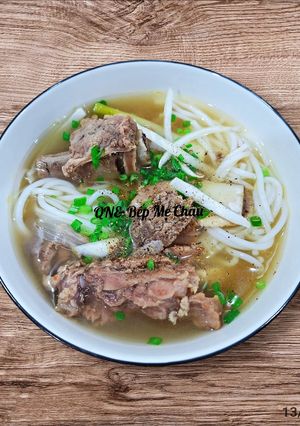 Hình của món Bún Sườn Bò Hầm Sả.