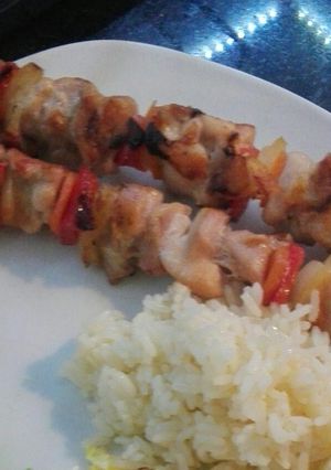 Una foto de Brochetas de pollo