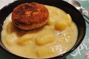 Retro menzás tejfölös krumplifőzelék rántott párizsival recept foto