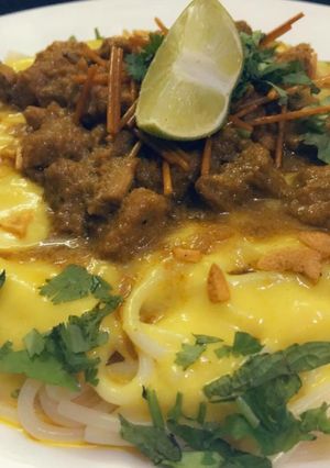 A picture of Curry khowsa.