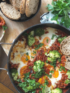 Foto de Shakshuka (à moda de nossa casa)