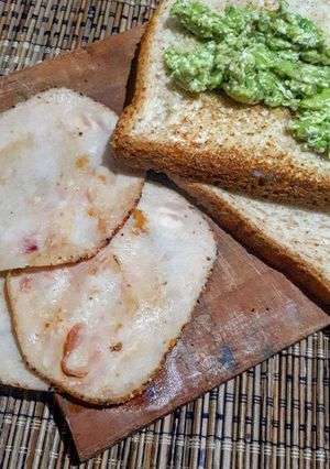 Foto resep Chicken Pastrami Sandwich wit Smashed Avocado Cheese