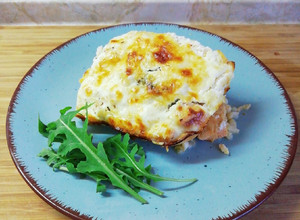 Diétás rakott brokkoli, csirkemellel és bulgurral recept fotója
