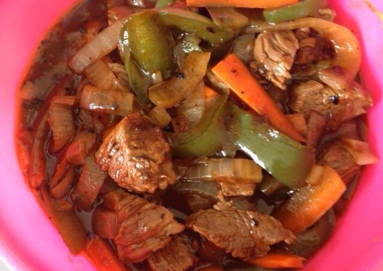 Beef black-pepper with paprika and carrot