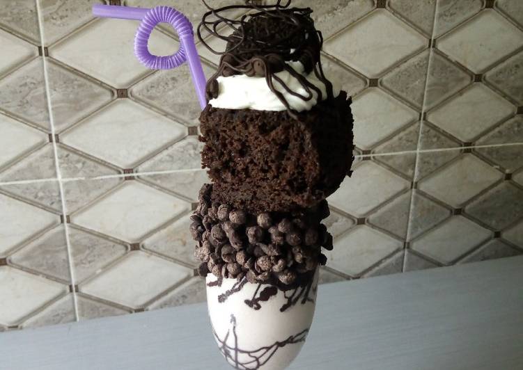 Easiest Way to Make Appetizing Oreo milkshake Cooking Basics for Newbies