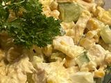 Салат з курячою грудкою і сиром