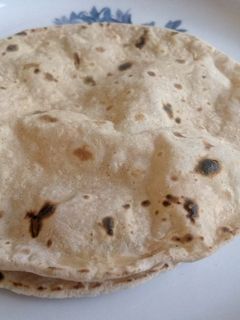 ફુલકા રોટી (Fulka Roti Recipe In Gujarati) રેસીપી મુખ્ય ફોટો