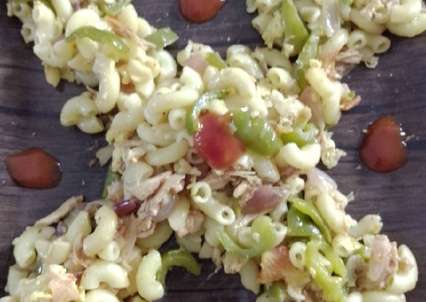 Chicken macaroni with capsicum