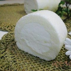 A picture of Mini Milky Swiss Roll.