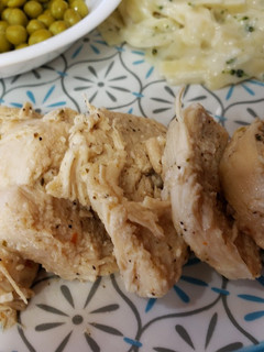 A picture of Buttery lemon chicken.