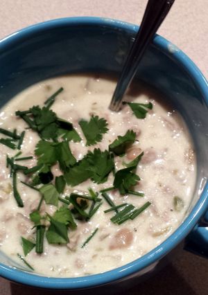 A picture of White turkey chili.