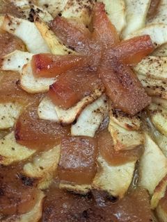 Una foto de Tarta de manzana y membrillo