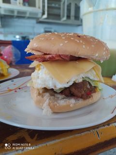 Una foto de Hamburguesas suuuper deliciosaaas! Fácil y rico