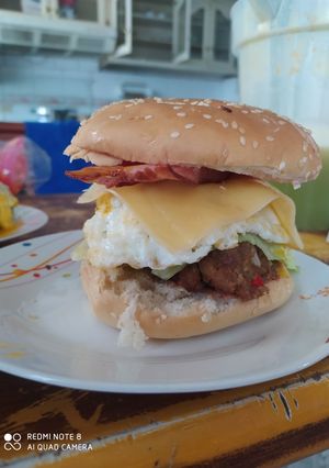 Una foto de Hamburguesas suuuper deliciosaaas! Fácil y rico