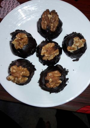 ওয়ালনাট চকোলেট (walnut chocolate recipe in Bengali) রেসিপির প্রধান ছবি