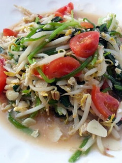 A picture of Spinach And Beans Sprouts.