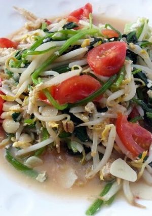 A picture of Spinach And Beans Sprouts.