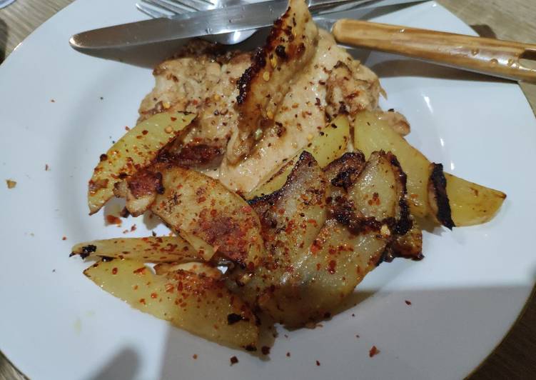 Cara Gampang Menyiapkan Grilled Chicken breast with garlic potato (untuk diet), Bisa Manjain Lidah