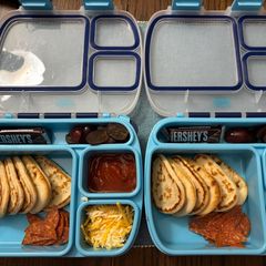 A picture of Pizza Lunchable bento box.