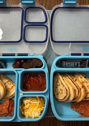 A picture of Pizza Lunchable bento box.