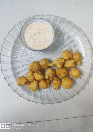 A picture of Onion Pakoda.