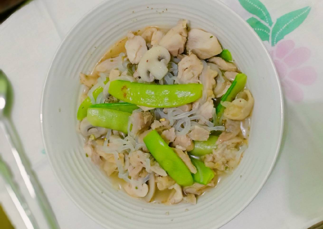 Mie shirataki ayam jamur