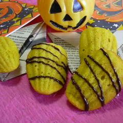 A picture of Moist Kabocha Madeleines for Halloween.