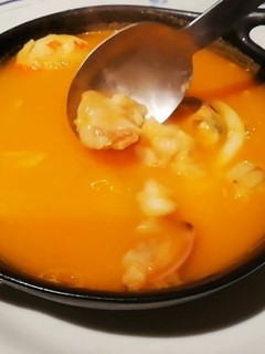 Una foto de Sopa de marisco con rape y langostinos