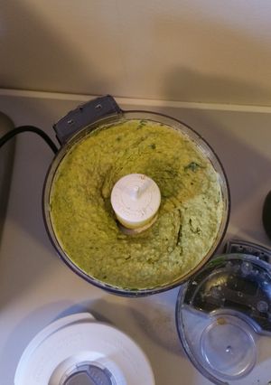 A picture of Spinach Hummus.