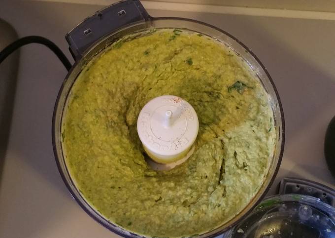 Steps to Prepare Award-winning Spinach Hummus