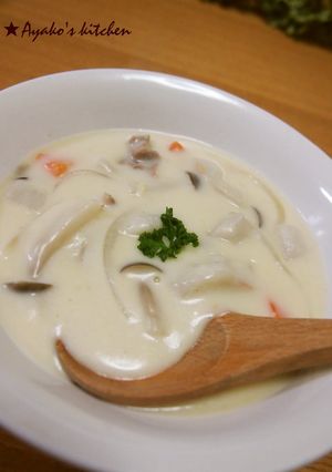 A picture of Satoimo and Mushroom Milk Stew.
