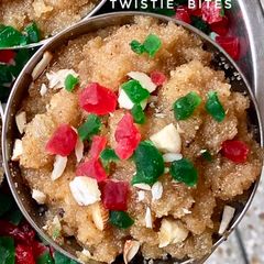 A picture of Sooji halwa.