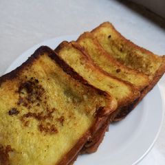 A picture of French toast.