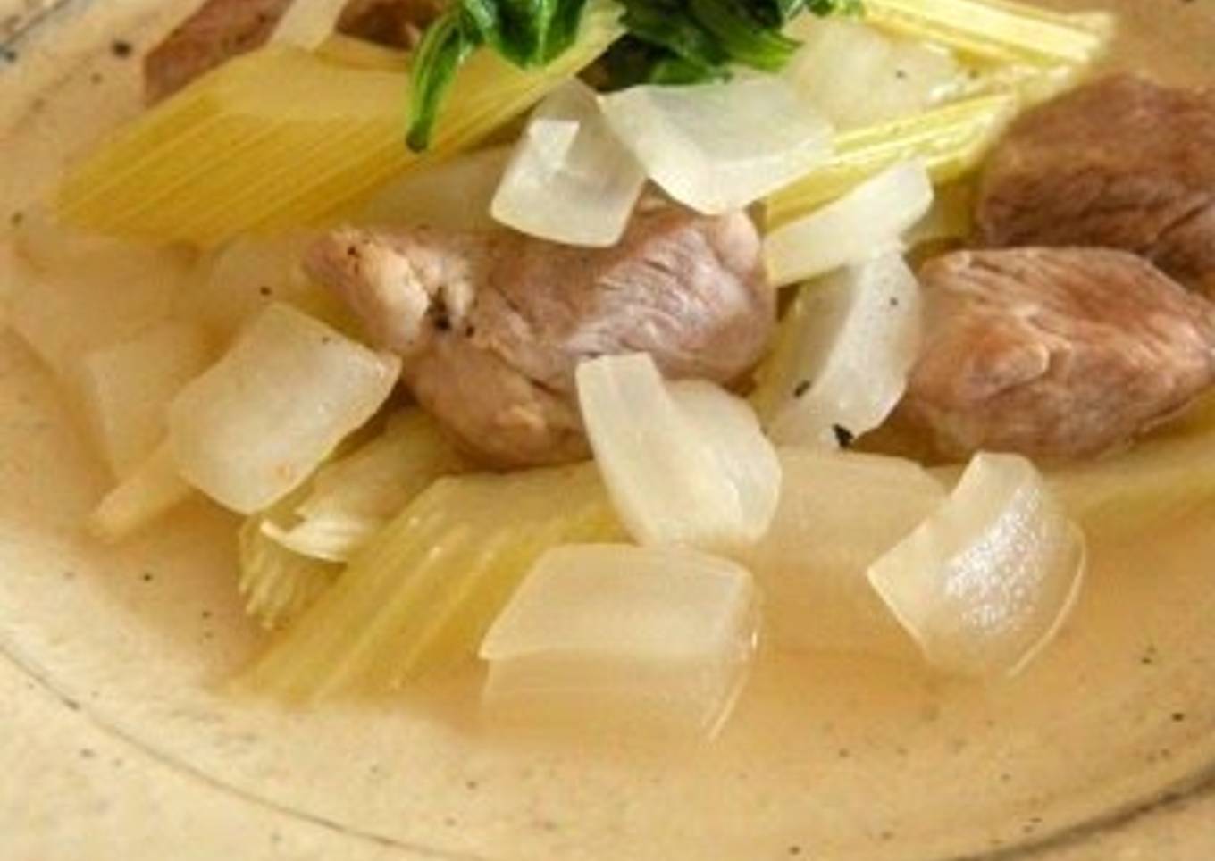 How to Prepare Ultimate Pig Shoulder Roast and Celery Simmered in White
Wine Vinegar