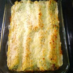 chicken and sausage stuffed manicotti A picture of chicken and sausage stuffed manicotti.
