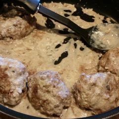 A picture of Porcupine Meatballs.