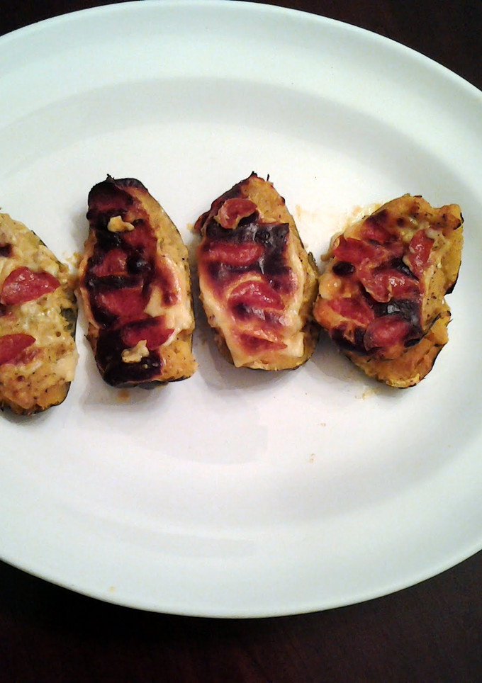 A picture of Acorn Squash Boats.