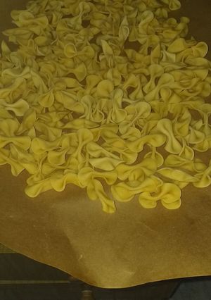 Una foto de Fideos moñitos caseros