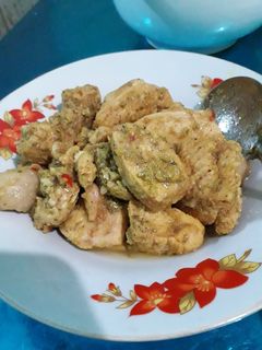 Hình của món Gà kho sả ớt.