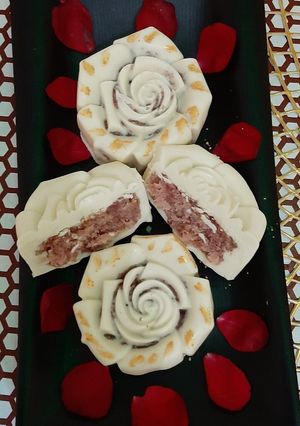 A picture of Strawberry, Coconut stuffed White Chocolate.