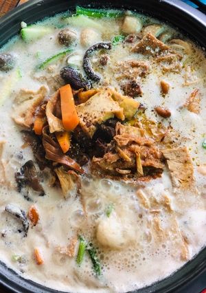 Hình của món Lẩu sữa đậu nành chay.